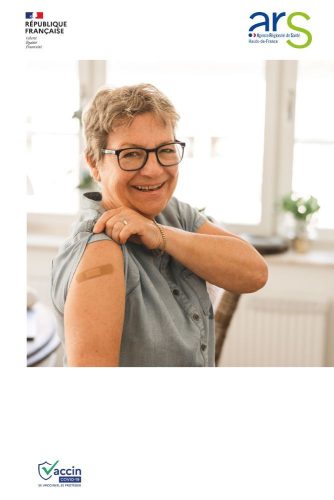Affiches-chaque-vaccination-senior-femme