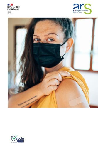 Affiches-chaque-vaccination-trentenaire-femme