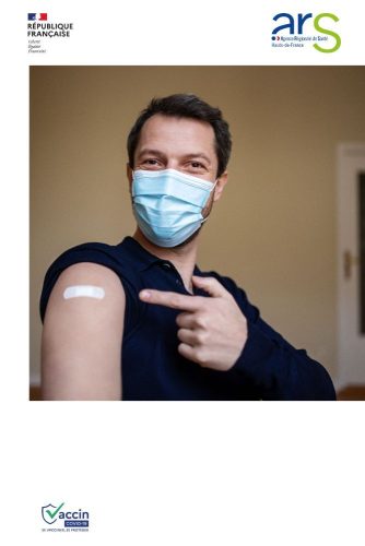 Affiches-chaque-vaccination-trentenaire-homme-2